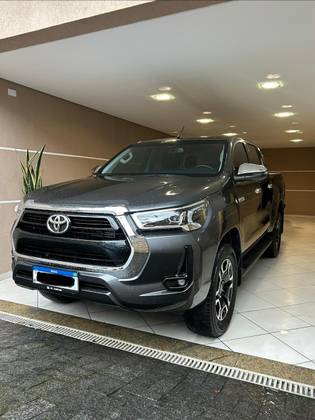 TOYOTA HILUX 2.8 D-4D TURBO DIESEL CD SRV 4X4 AUTOMÁTICO